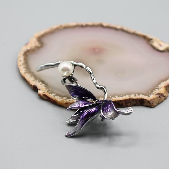 Lotus flower purple pin brooch jewelry fashion white pearl beautiful elegant - Picture 2 of 11